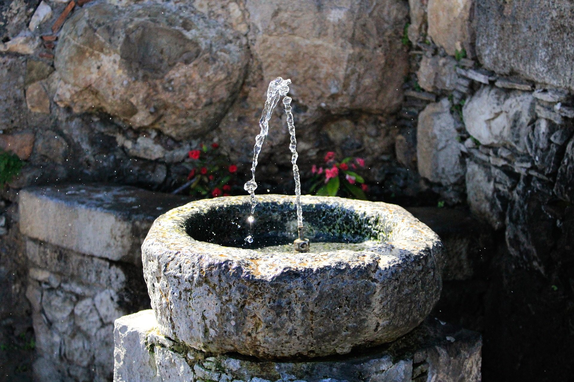 cropped-fountain-4894010_1920.jpg