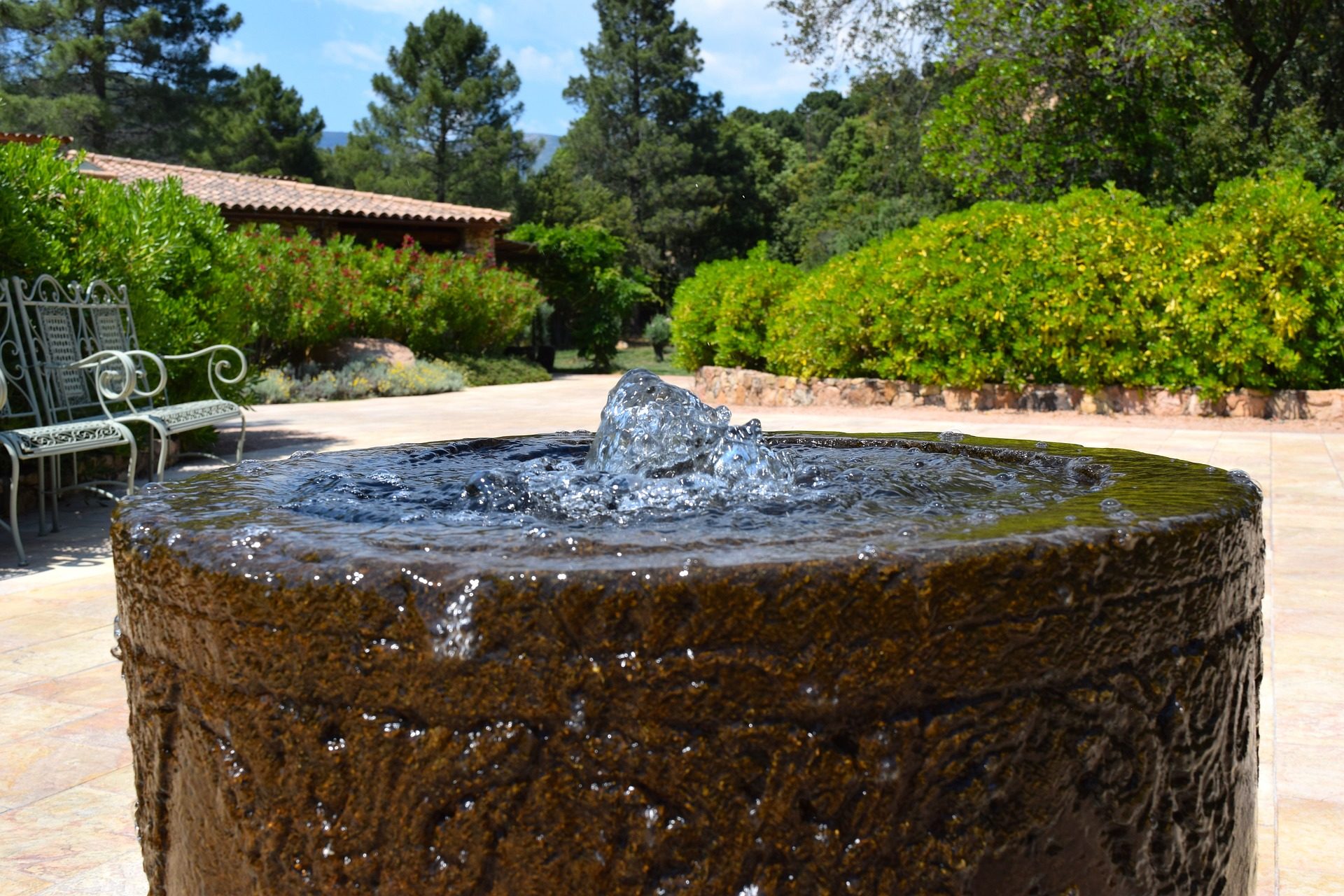 cropped-fountain-5068566_1920.jpg